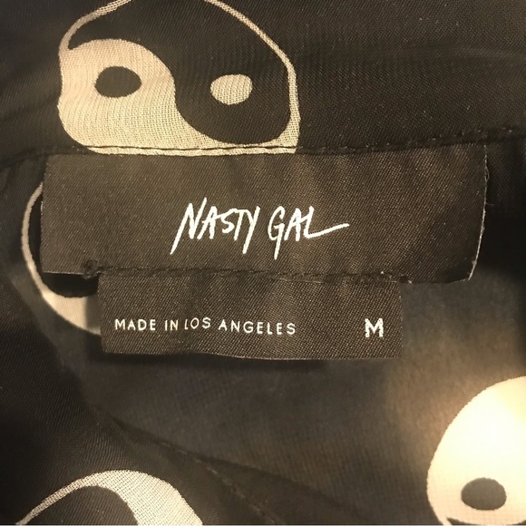 Lovely Black Sheer Nasty Gal Blouse - Size Medium - Picture 5 of 6